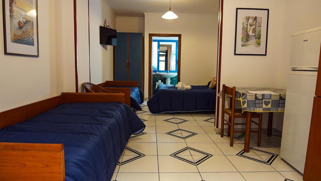Baia Di Naxos Aparthotel Giardini Naxos Exterior foto