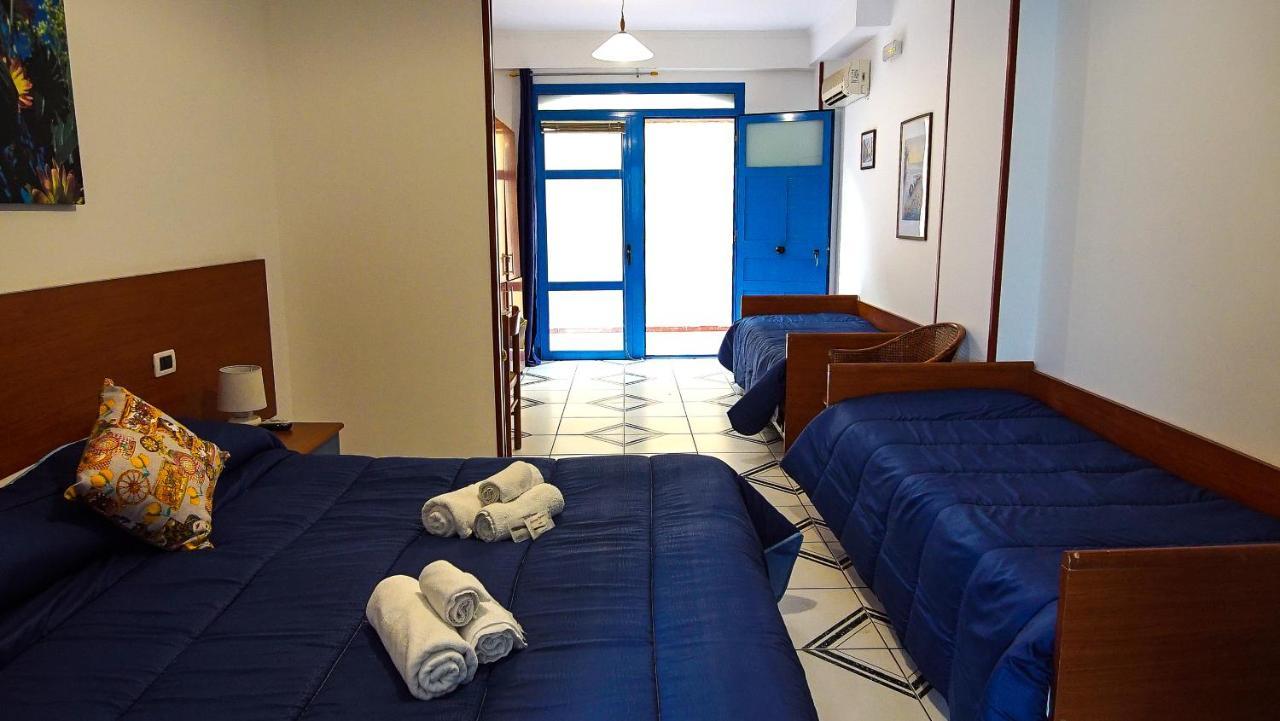 Baia Di Naxos Aparthotel Giardini Naxos Exterior foto