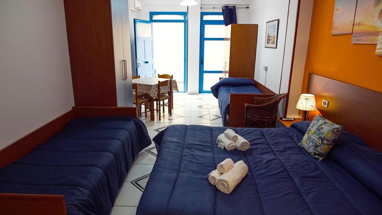 Baia Di Naxos Aparthotel Giardini Naxos Exterior foto