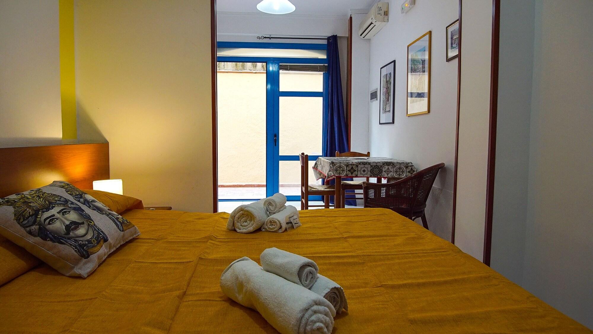 Baia Di Naxos Aparthotel Giardini Naxos Exterior foto